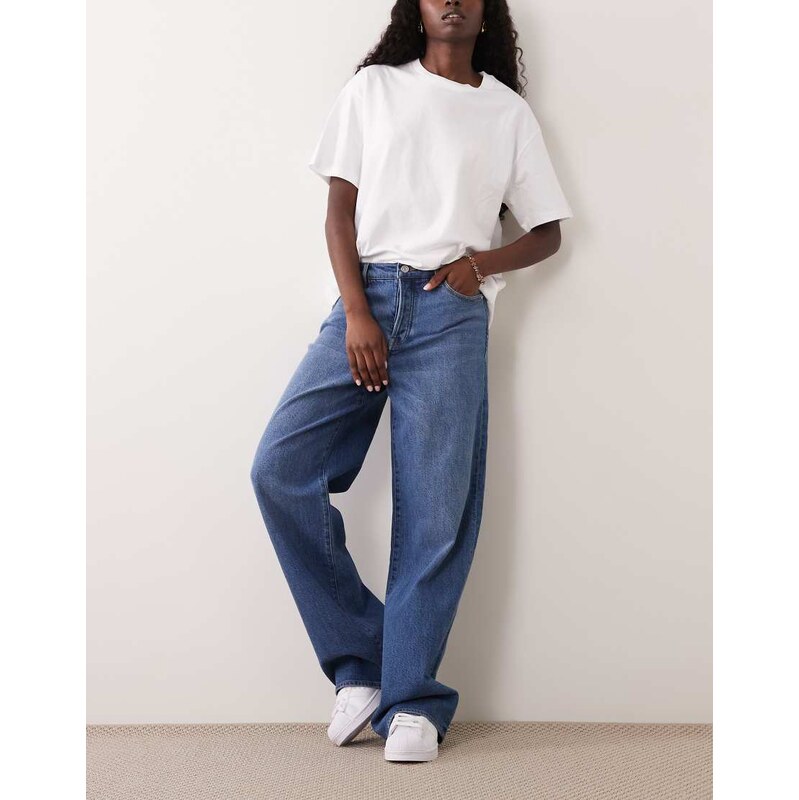 Good American wide leg jean in vintage wash blue