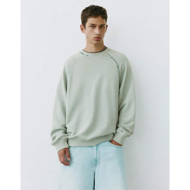 Pull&Bear Washed effect raglan sweatshirt in green