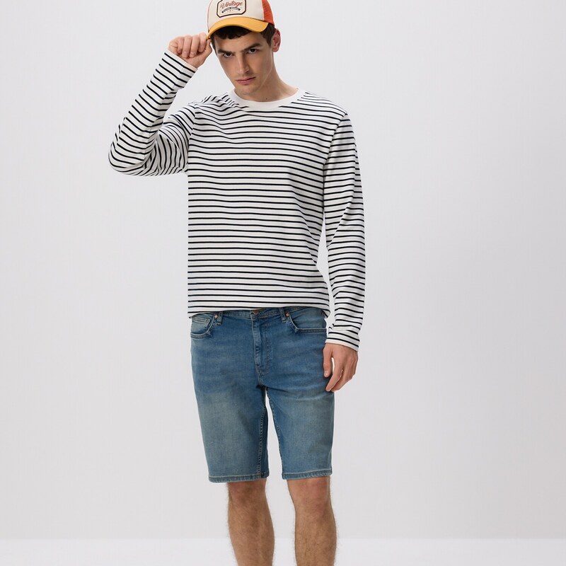 Reserved - Džínové šortky slim fit - indigo jeans