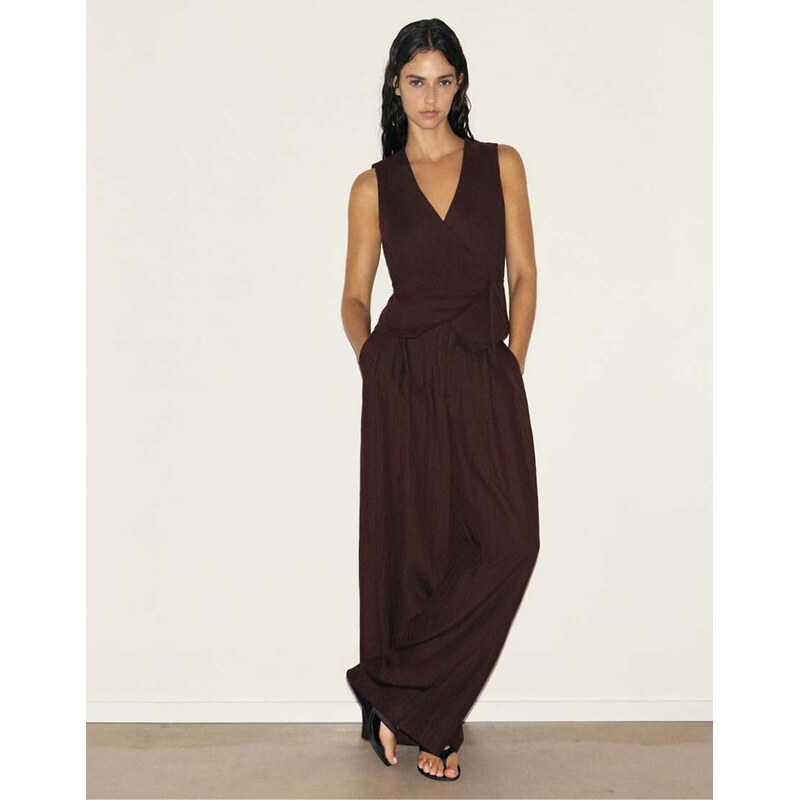 Pull&Bear Elasticated waist smart trousers in brown