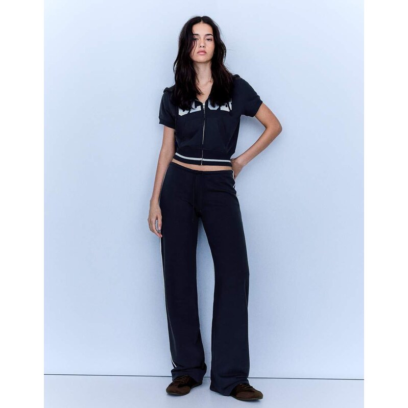 Bershka Contrast side-stripe joggers in blue-Navy