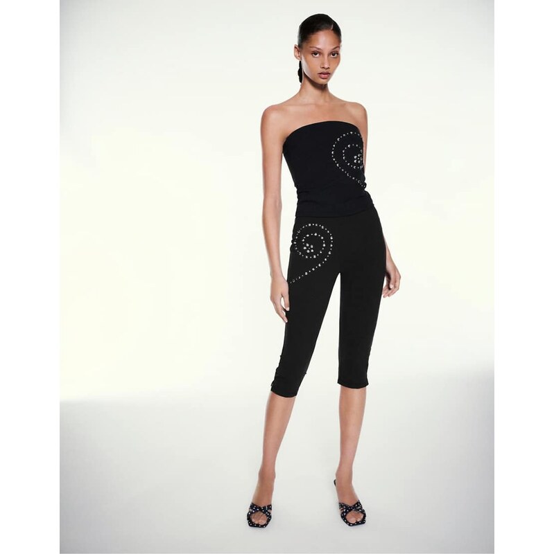Pull&Bear Studded capris in black