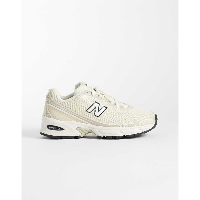 New Balance 740 trainers in ivory-White