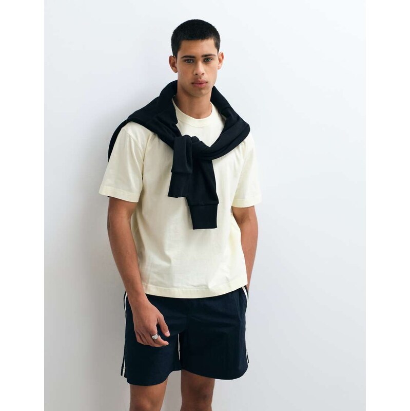 Hollister heavyweight boxy t-shirt in light yellow