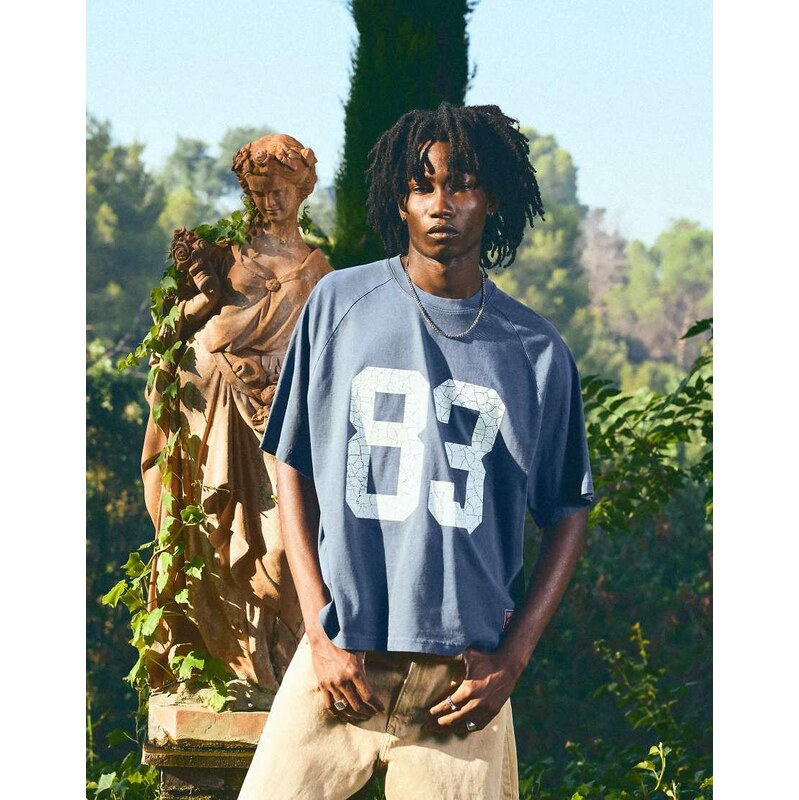 Bershka Boxy print t-shirt in blue-Navy