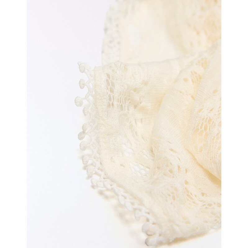 Bershka Lace scarf in ecru-White