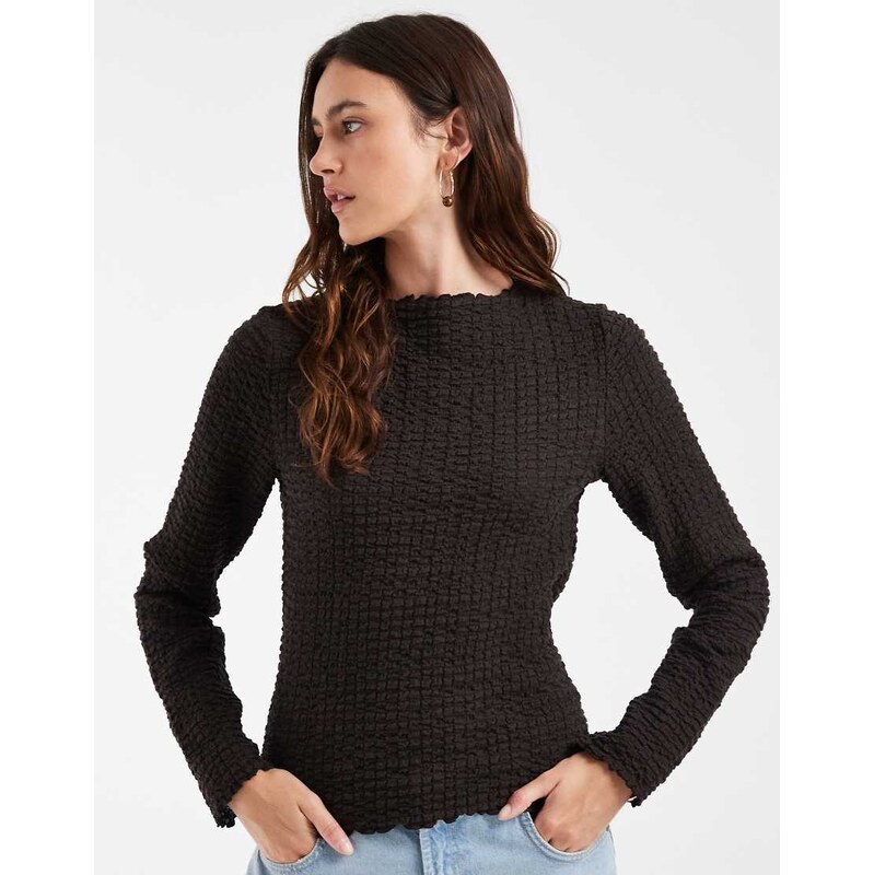 Vero Moda long sleeve textured top with lettuce edge in