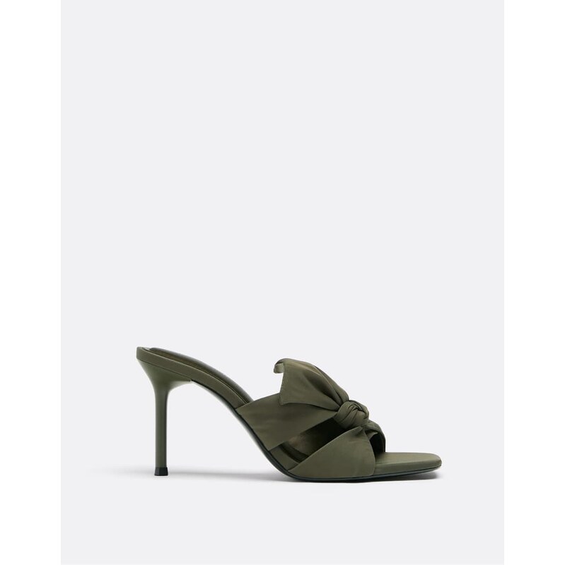 Stradivarius Heeled tie sandals in khaki-Green