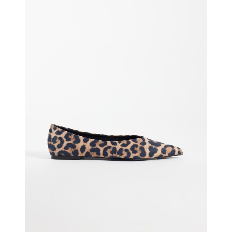 ASOS DESIGN Lari pointed ballets in leopard-Multi