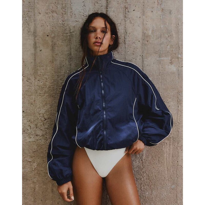 Bershka Contrast lightweight jacket in blue-Navy