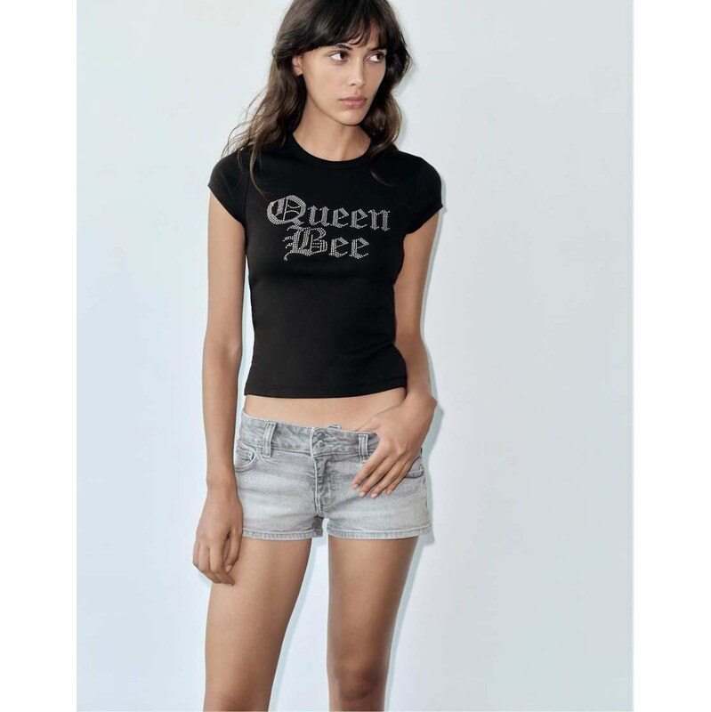 Pull&Bear Mean girls queen bee t-shirt in faded black-Grey