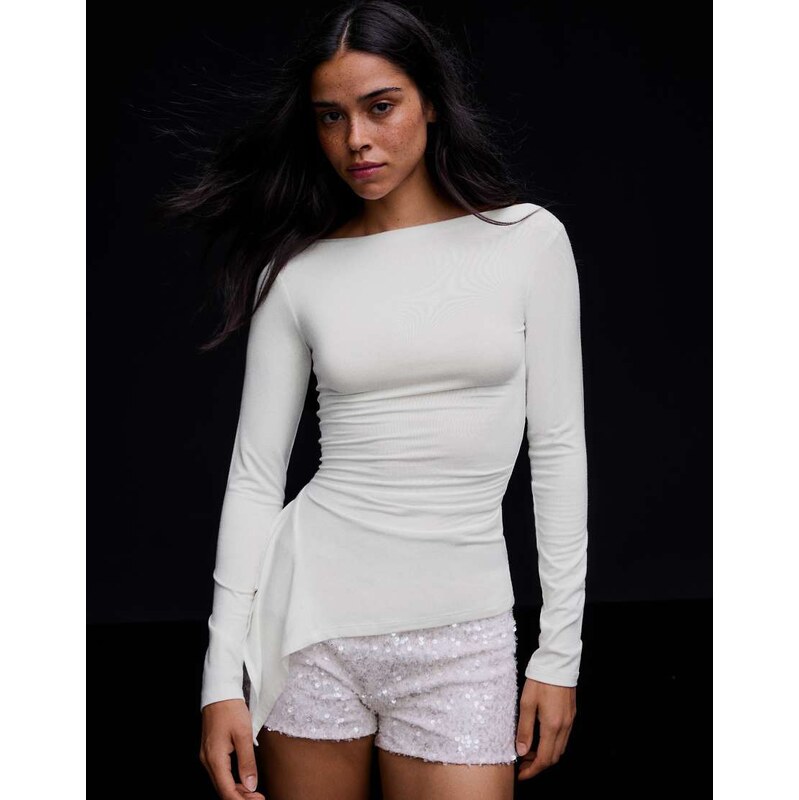 Bershka Long sleeve asymmetric gathered t-shirt in white