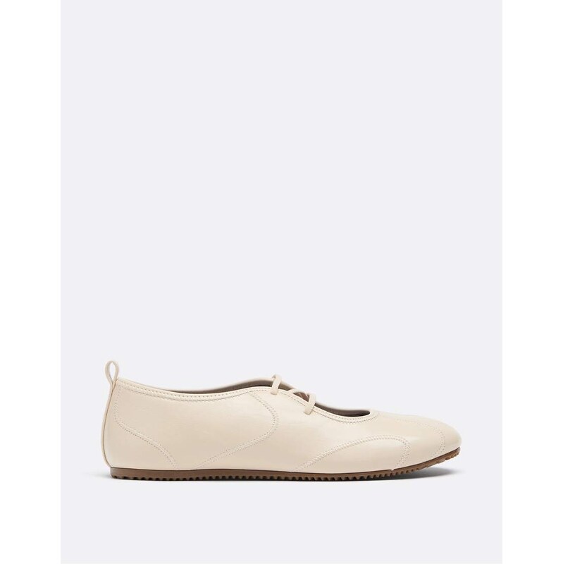Stradivarius Elasticated sneaker ballerinas in ecru-White