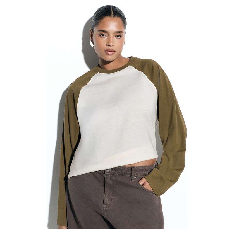 ASOS Curve ASOS DESIGN Curve boxy raglan with contrast sleeves