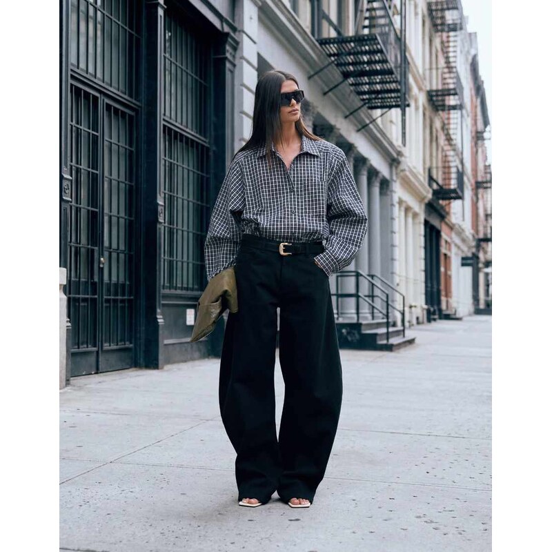 Lioness Horseshoe barrel leg jeans in black