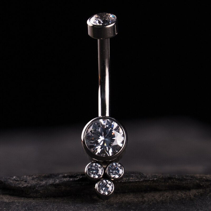 CryptoEshop Titanový piercing do pupíku se zirkonem a zdobením
