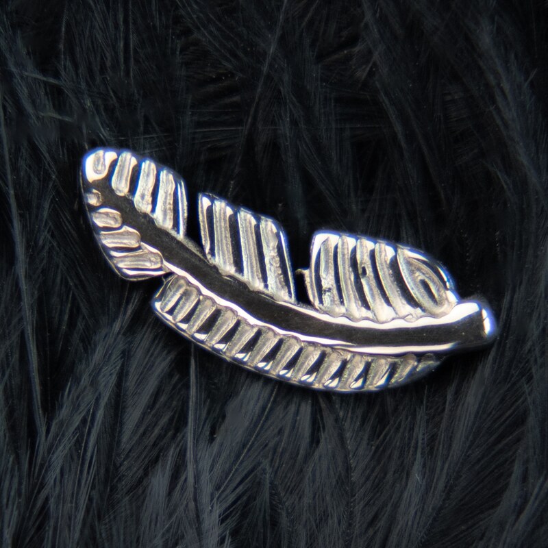 CryptoEshop Titanová konturová koncovka ve tvaru pírka Feather