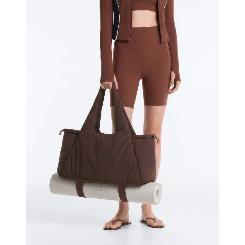 OYSHO Padded sports bag in brown
