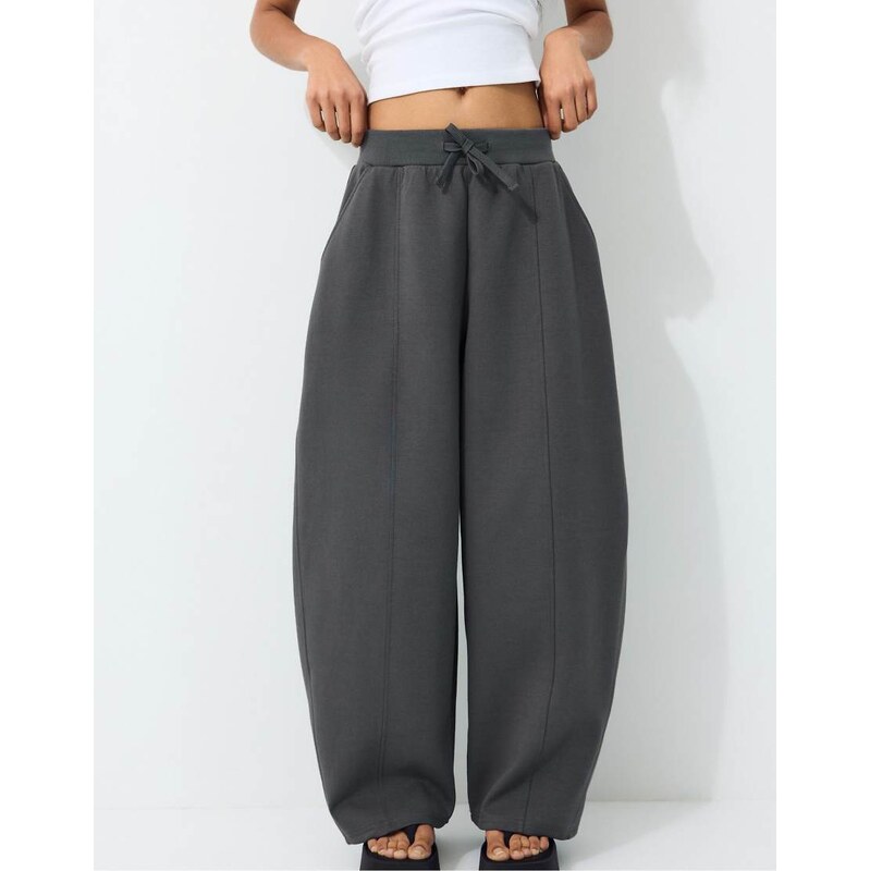 Stradivarius Wide-leg jogger trousers in dark grey