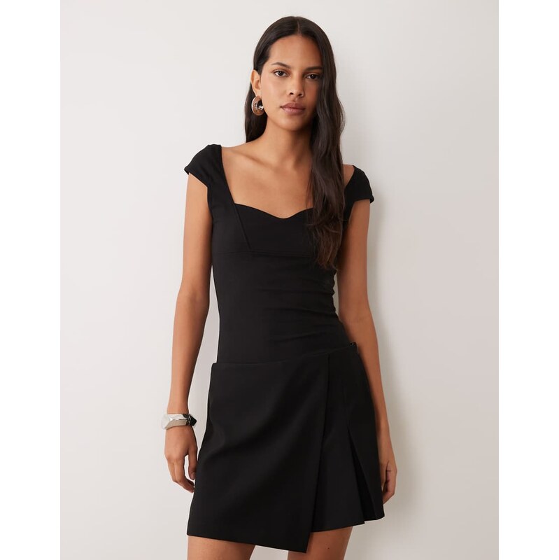 Mango split front mini skort in black