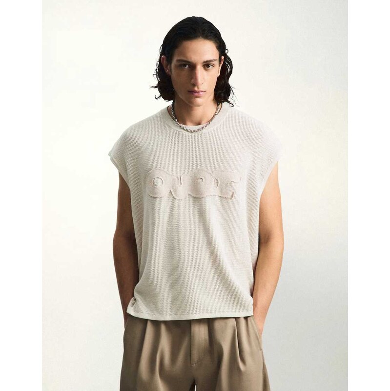 Bershka Worker patch t-shirt in beige-Neutral