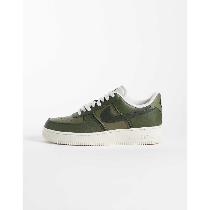 Nike Air Force 1 LV8 trainers in green