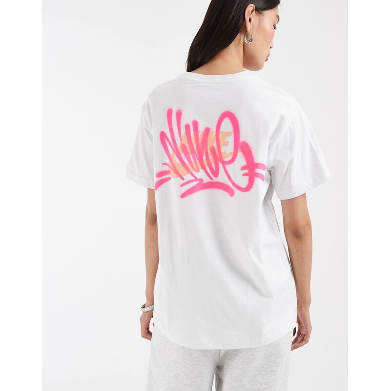 Nike Classic boyfriend fit t-shirt with graphic back print in