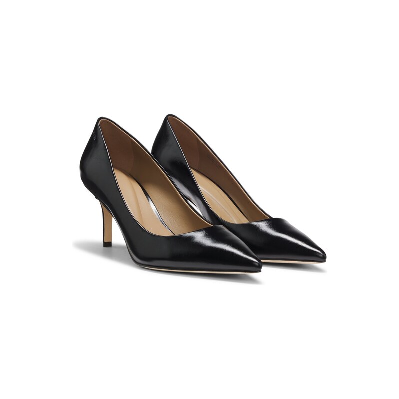 Heeled pumps in leather with debossed logo