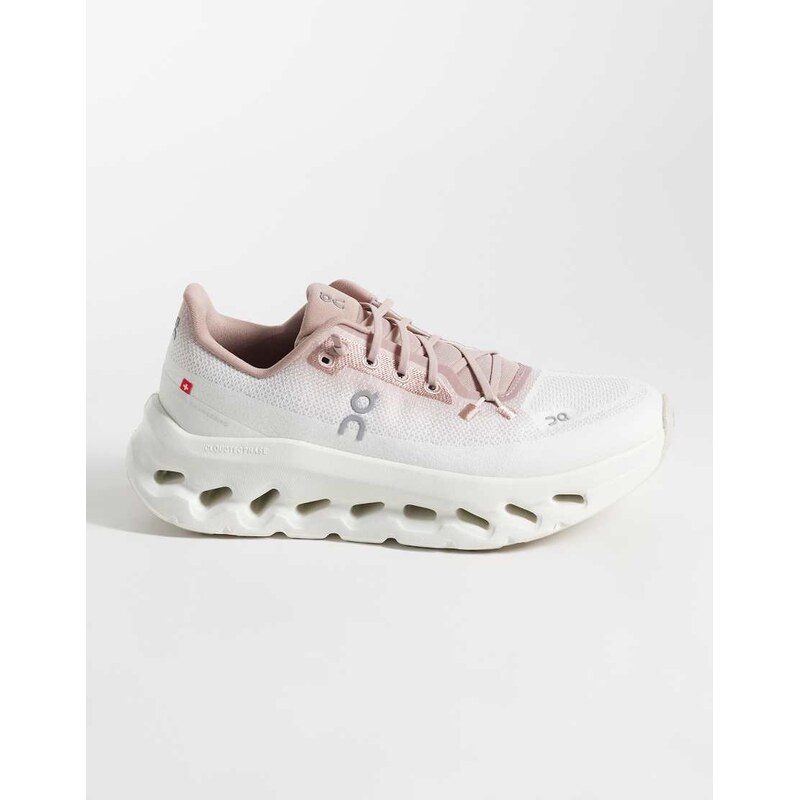 ON Cloudtilt All Day trainers in white and taupe fade-Neutral