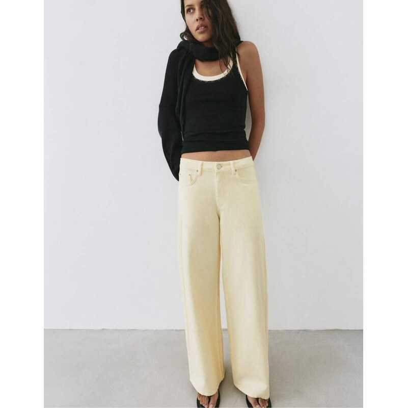 Pull&Bear Oversize baggy jeans in yellow