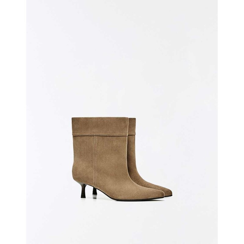 Bershka Fold-over heeled ankle boots in brown-Neutral