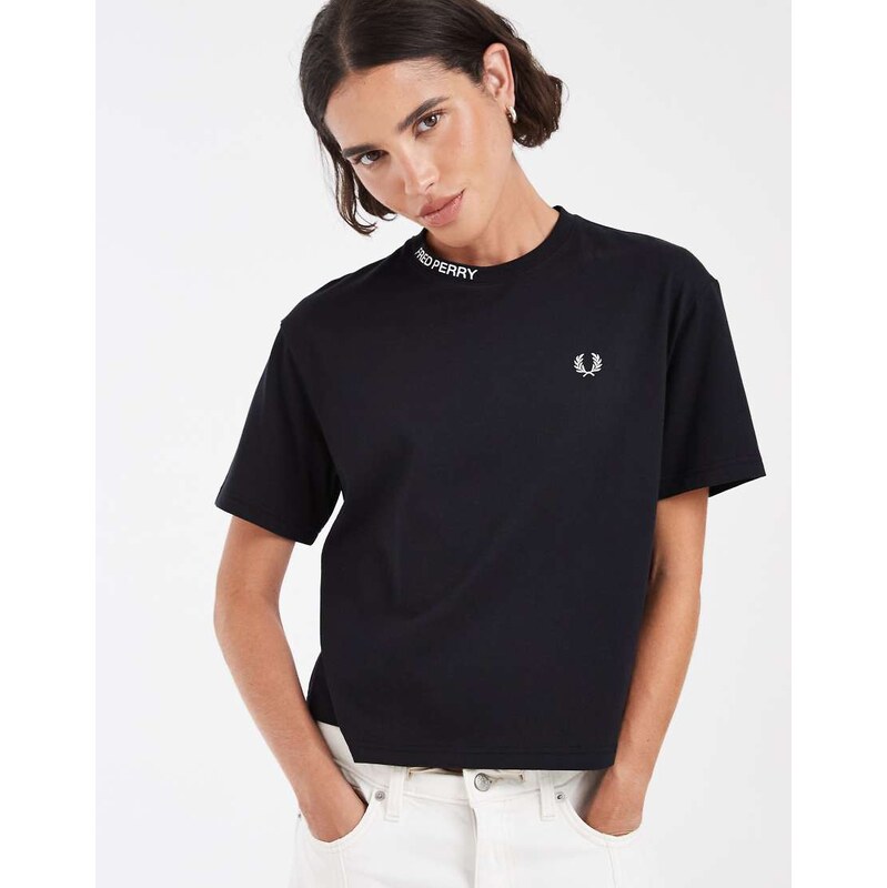 Fred Perry embroidered logo t-shirt in black