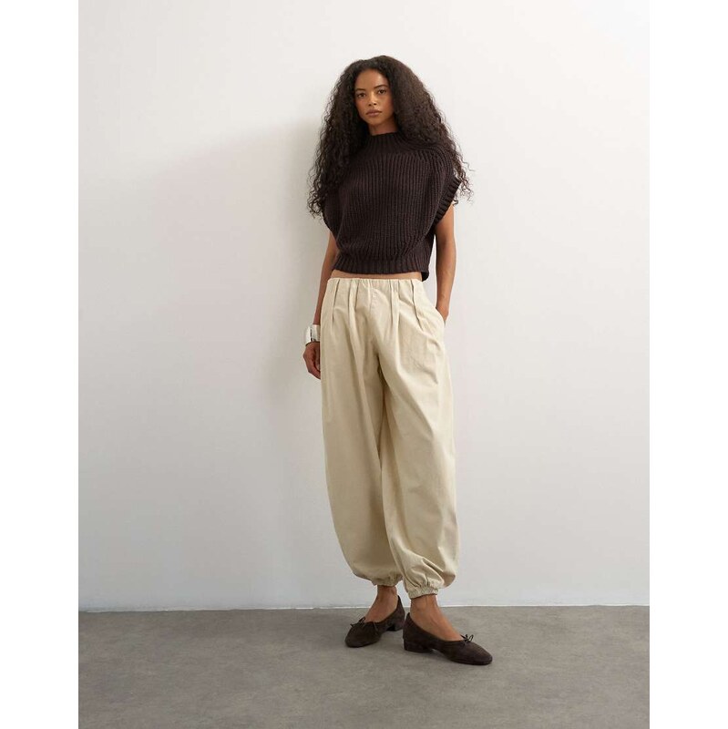 Topshop poplin balloon trouser in cream-White