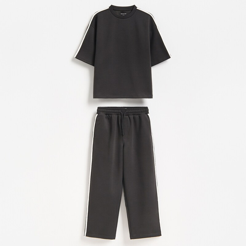 Reserved - BOYS` T-SHIRT & TROUSERS - pudrově hnědá