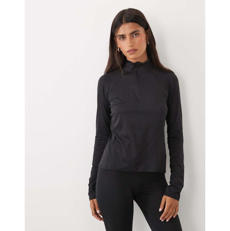 The North Face Jaida 1/4 zip in black heather