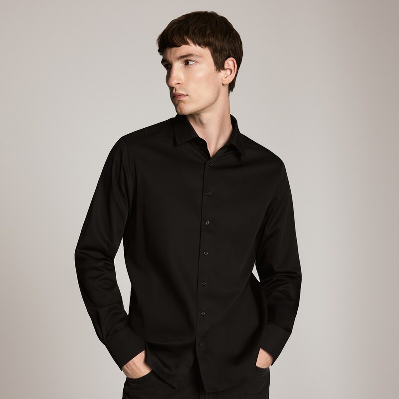 Reserved - Košile slim fit s vysokým podílem bavlny - černý