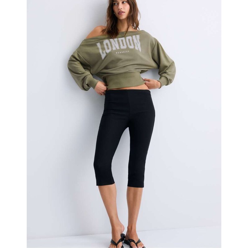 Stradivarius Cropped boat neck sweatshirt in khaki-Green