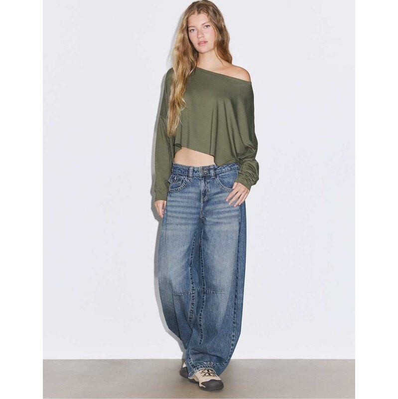 Stradivarius Long sleeve t-shirt in khaki-Green