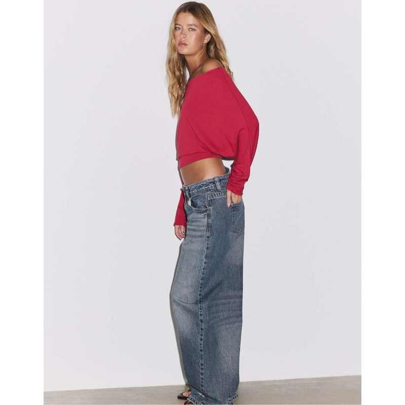 Stradivarius Low-rise balloon jeans in medium blue denim-Navy