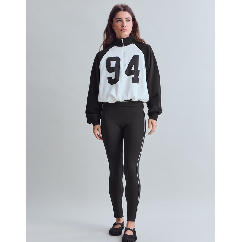 Stradivarius High-waist leggings with piping in black