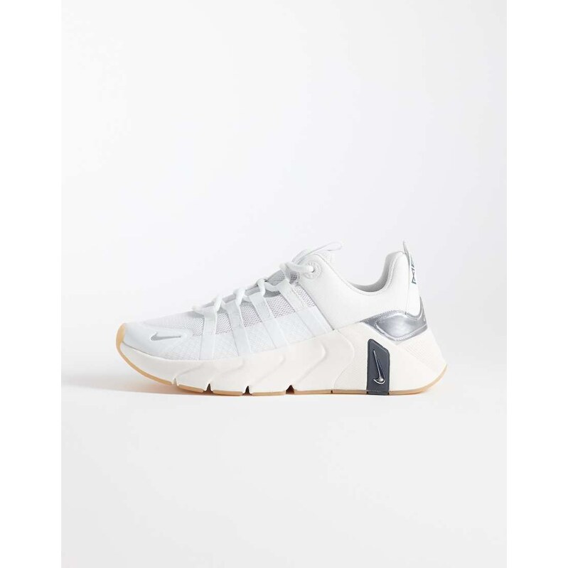 Nike Training Free Metcon 7 trainers in white and silver