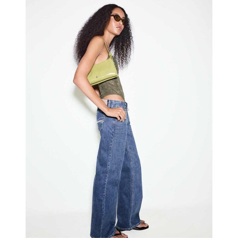 Stradivarius Low-waist straight-leg hammer-loop jeans in medium