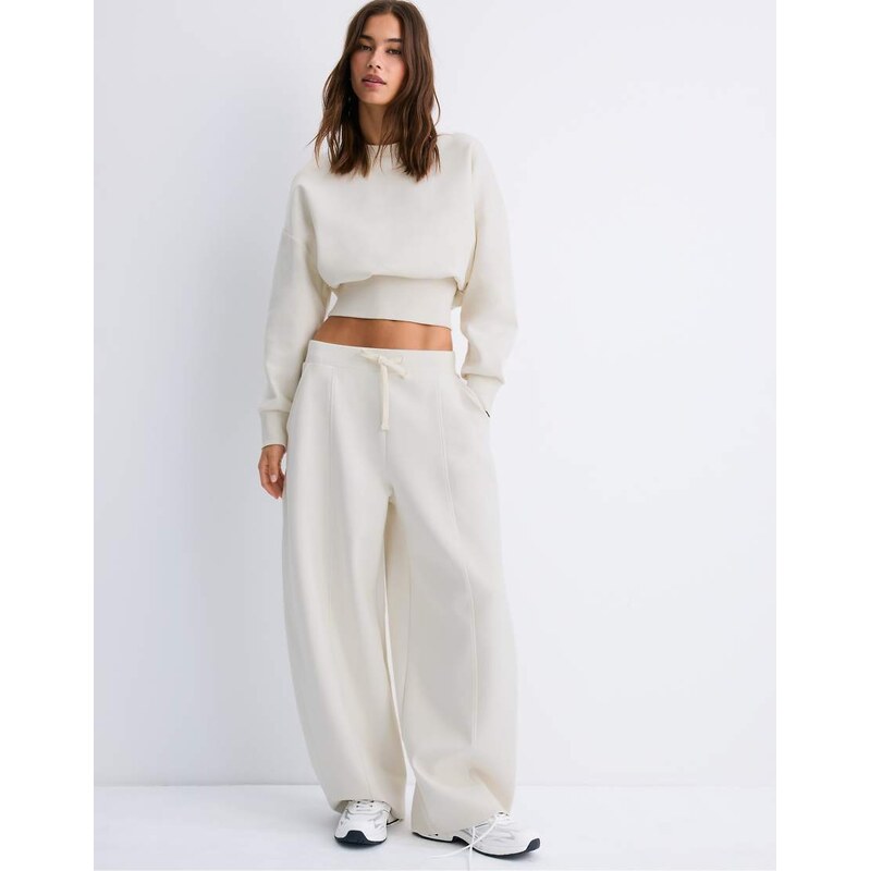 Stradivarius Cropped sweatshirt with wide waistband in vanilla