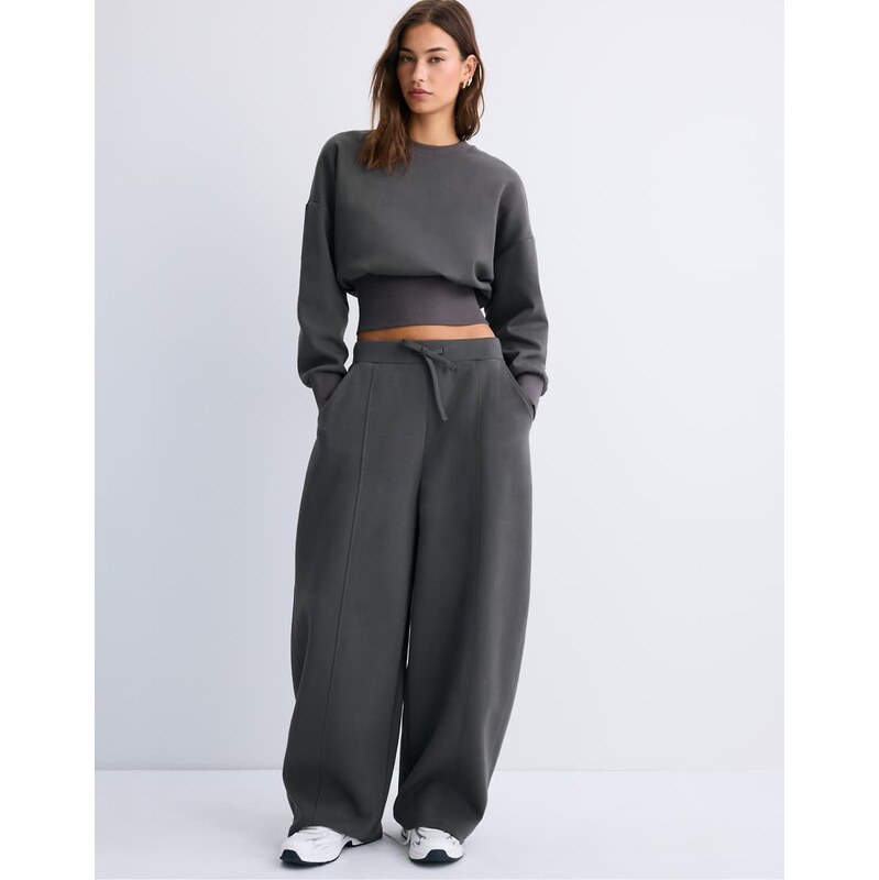 Stradivarius Cropped sweatshirt with wide waistband in dark grey