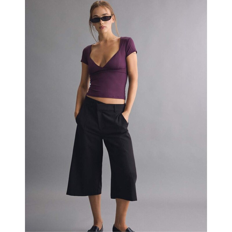 Stradivarius Polyamide v-neck t-shirt in purple
