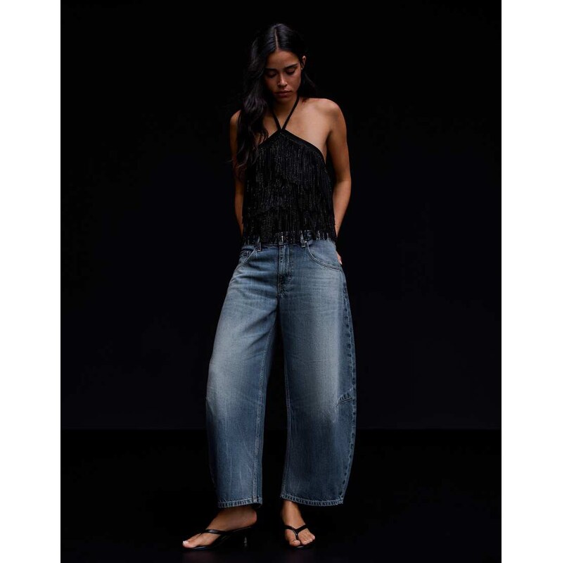 Bershka Cropped barrel-leg jeans in mid blue