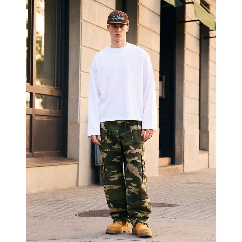 Bershka Baggy cargo trousers in green