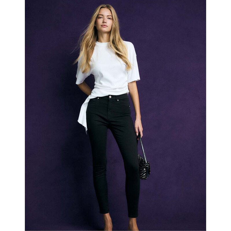 Stradivarius D07 regular waist skinny jeans in black