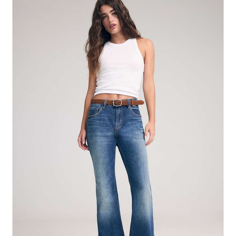 Stradivarius Tall d68 boot-cut jeans with belt in light grey