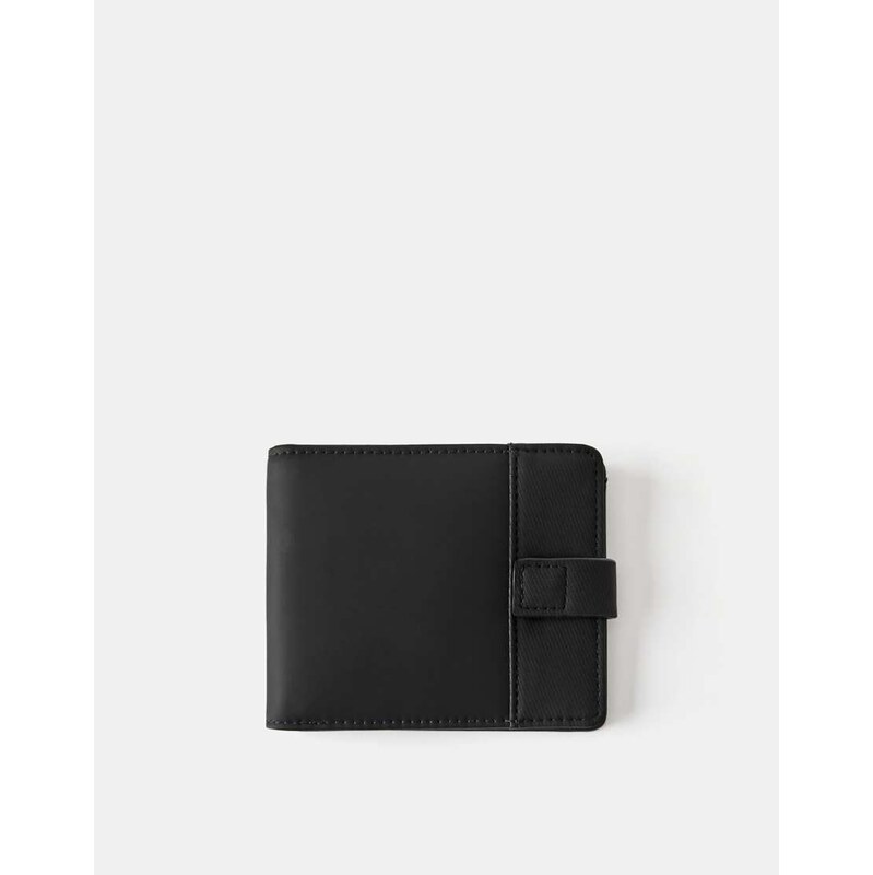 Pull&Bear Rubberised wallet in black